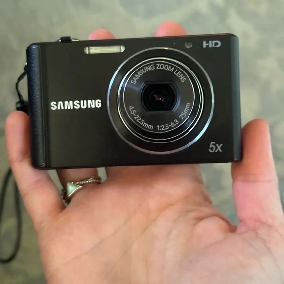 COPY - Samsung ST76 16.1MP Digital Camera Black W/Battery & 8gb MicroSD Card